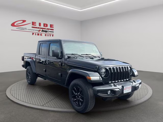2022 Black Clearcoat Jeep Gladiator Altitude 4X4 Truck