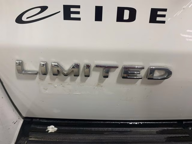 2021 Star White Metallic Tri-Coat Ford Expedition Max Limited 4X4 SUV