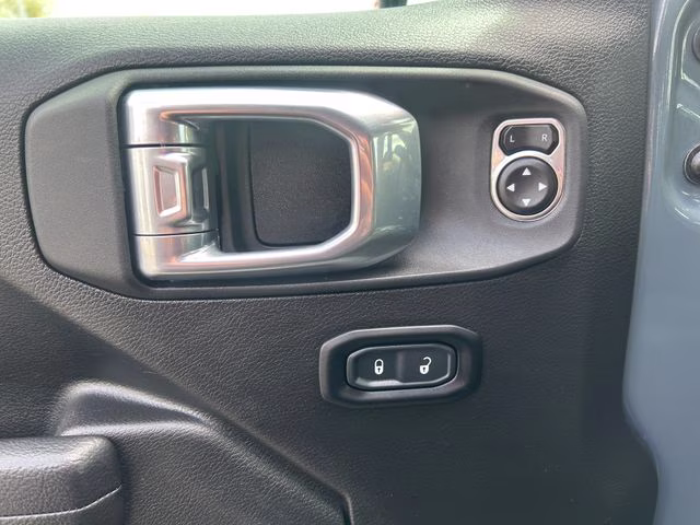 2024 Anvil Clear Coat Jeep Wrangler Willys 4X4 SUV