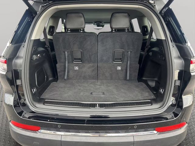 2023 Diamond Black Crystal Pearlcoat Jeep Grand Cherokee L Limited 4X4 SUV