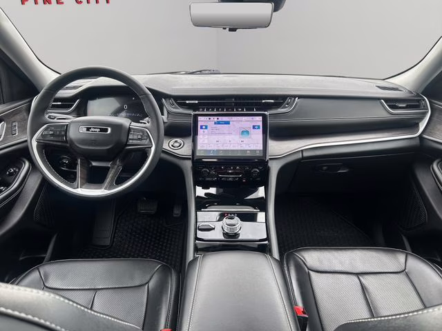 2023 Diamond Black Crystal Pearlcoat Jeep Grand Cherokee L Limited 4X4 SUV