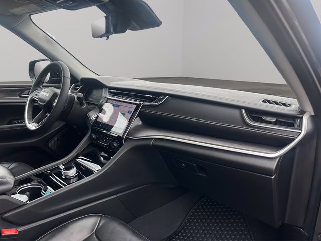 2023 Diamond Black Crystal Pearlcoat Jeep Grand Cherokee L Limited 4X4 SUV