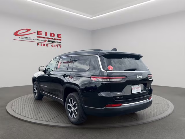 2023 Diamond Black Crystal Pearlcoat Jeep Grand Cherokee L Limited 4X4 SUV