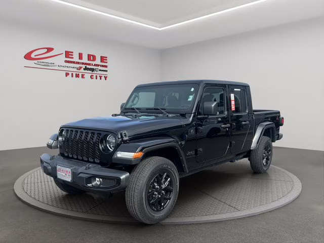 2022 Black Clearcoat Jeep Gladiator Altitude 4X4 Truck