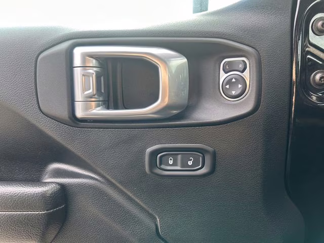 2022 Black Clearcoat Jeep Gladiator Altitude 4X4 Truck