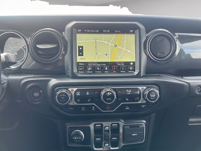 2022 Black Clearcoat Jeep Gladiator Altitude 4X4 Truck