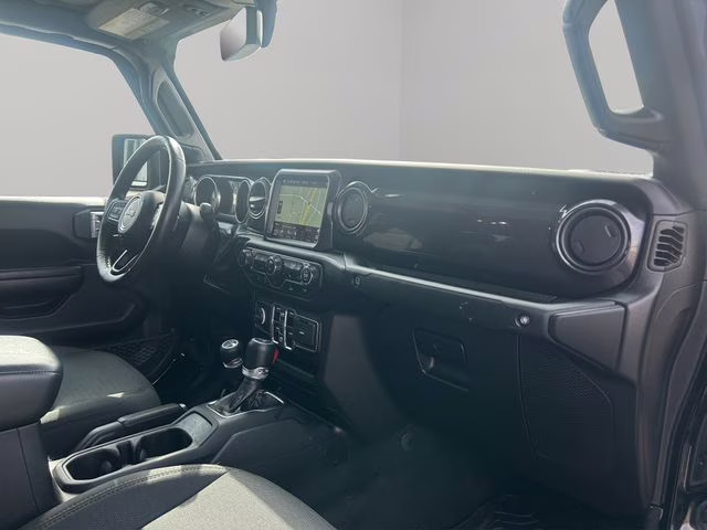 2022 Black Clearcoat Jeep Gladiator Altitude 4X4 Truck