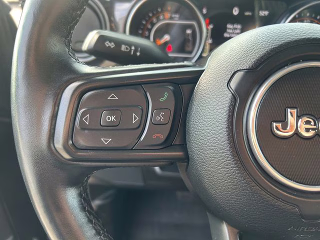 2022 Black Clearcoat Jeep Gladiator Altitude 4X4 Truck