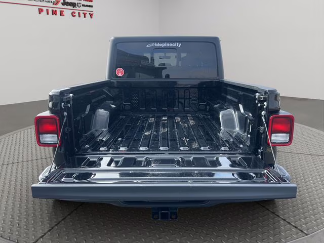 2022 Black Clearcoat Jeep Gladiator Altitude 4X4 Truck