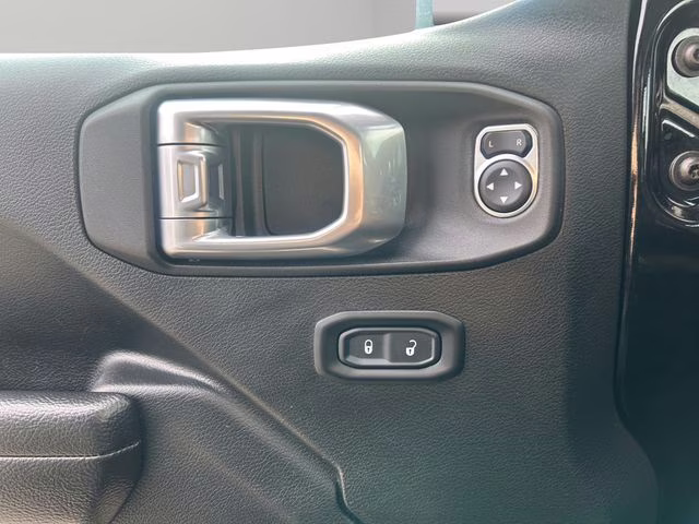 2022 Black Clearcoat Jeep Gladiator Altitude 4X4 Truck