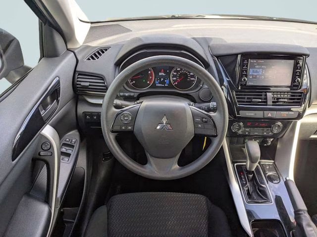 2022 Alloy Silver Metallic Mitsubishi Eclipse Cross ES FWD SUV