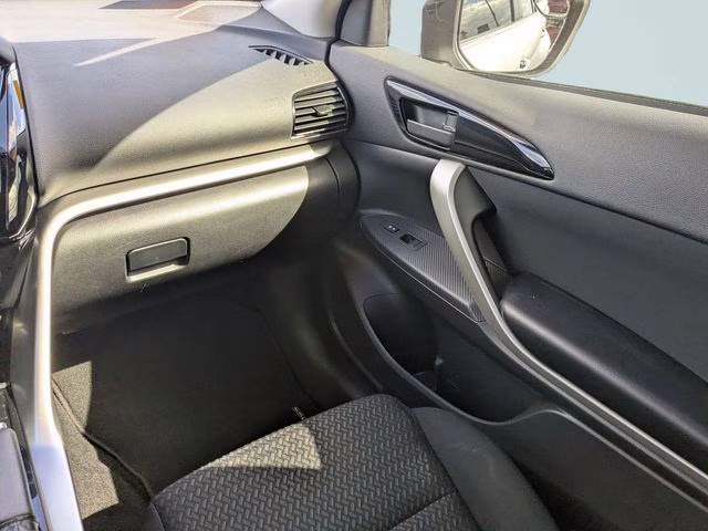 2022 Alloy Silver Metallic Mitsubishi Eclipse Cross ES FWD SUV