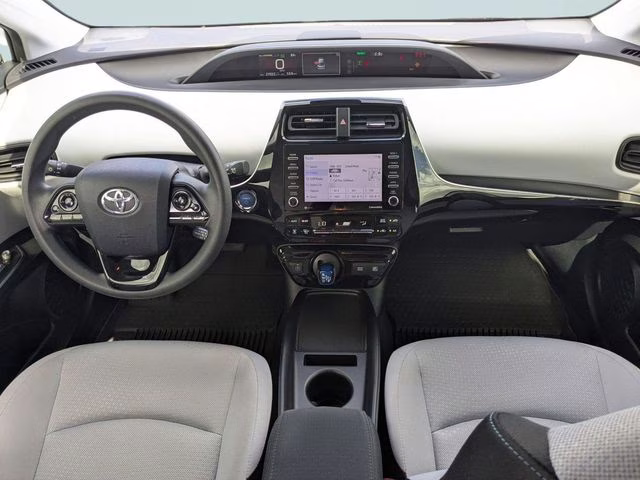 2022 Wind Chill Pearl Toyota Prius LE FWD Hatchback