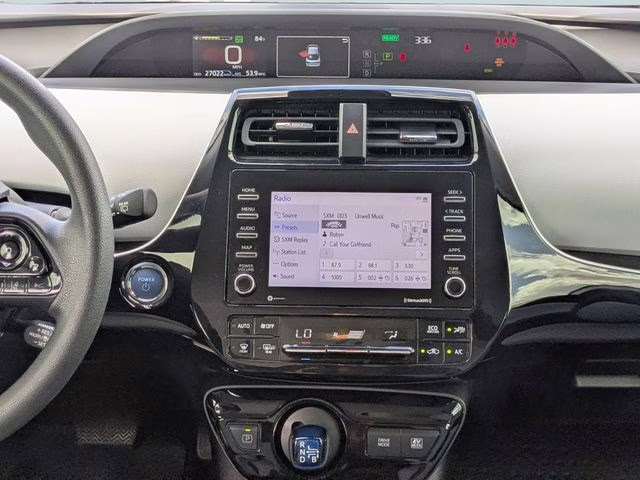 2022 Wind Chill Pearl Toyota Prius LE FWD Hatchback