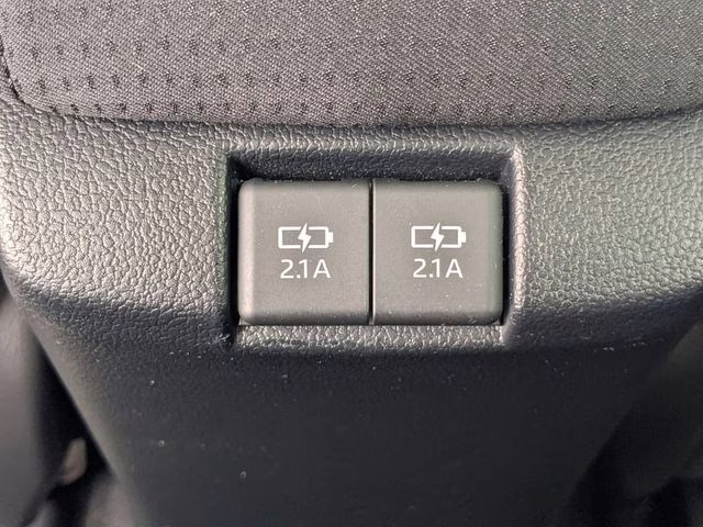 2022 Wind Chill Pearl Toyota Prius LE FWD Hatchback