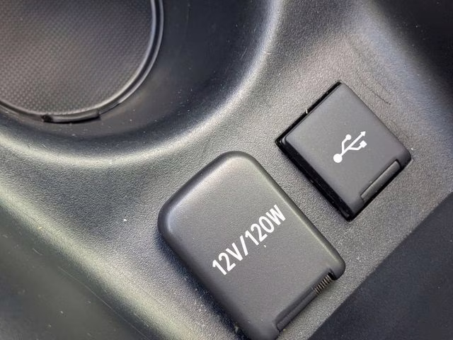 2022 Wind Chill Pearl Toyota Prius LE FWD Hatchback