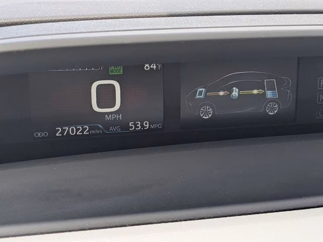 2022 Wind Chill Pearl Toyota Prius LE FWD Hatchback