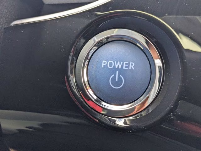 2022 Wind Chill Pearl Toyota Prius LE FWD Hatchback