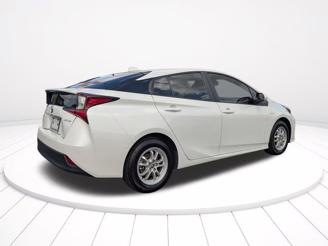 2022 Wind Chill Pearl Toyota Prius LE FWD Hatchback