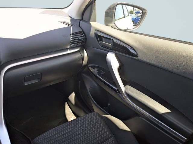 2025 White Diamond Mitsubishi Eclipse Cross LE 4X4 SUV