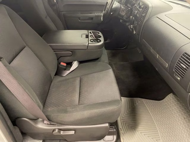 2012 Silver Ice Metallic Chevrolet Silverado 1500 LT 4X4 Truck