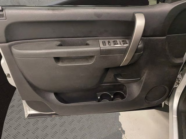 2012 Silver Ice Metallic Chevrolet Silverado 1500 LT 4X4 Truck