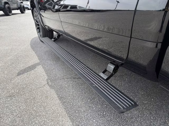 2026 Diamond Black Crystal Pearlcoat Ram 1500 Limited 4X4 Truck