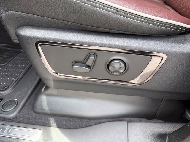 2026 Diamond Black Crystal Pearlcoat Ram 1500 Limited 4X4 Truck