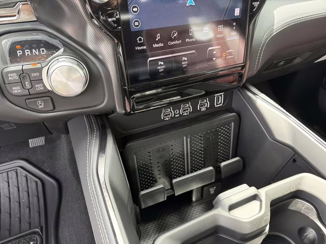 2026 Diamond Black Crystal Pearlcoat Ram 1500 Limited 4X4 Truck