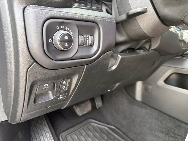 2026 Diamond Black Crystal Pearlcoat Ram 1500 Limited 4X4 Truck