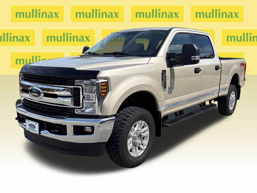 2018 White Gold Metallic Ford Super Duty F-250 SRW XLT 4X4 Truck
