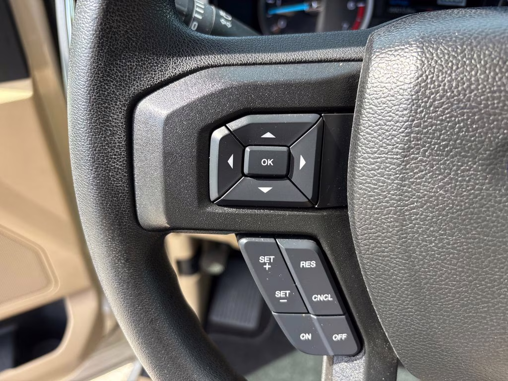 2018 White Gold Metallic Ford Super Duty F-250 SRW XLT 4X4 Truck