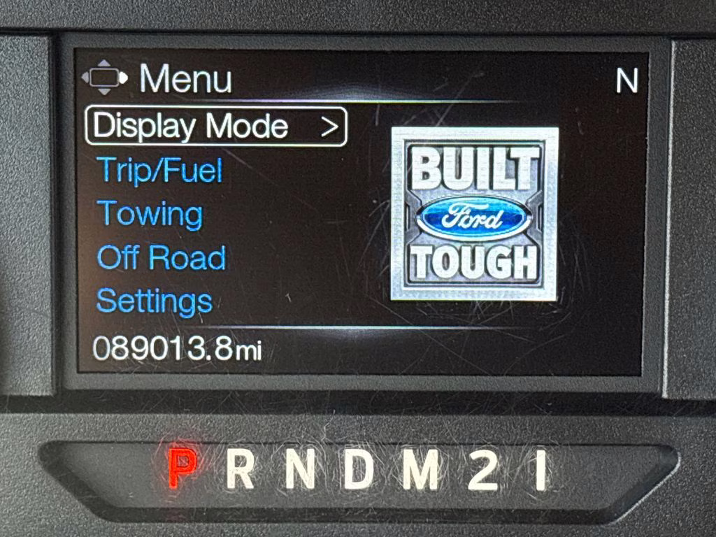 2018 White Gold Metallic Ford Super Duty F-250 SRW XLT 4X4 Truck