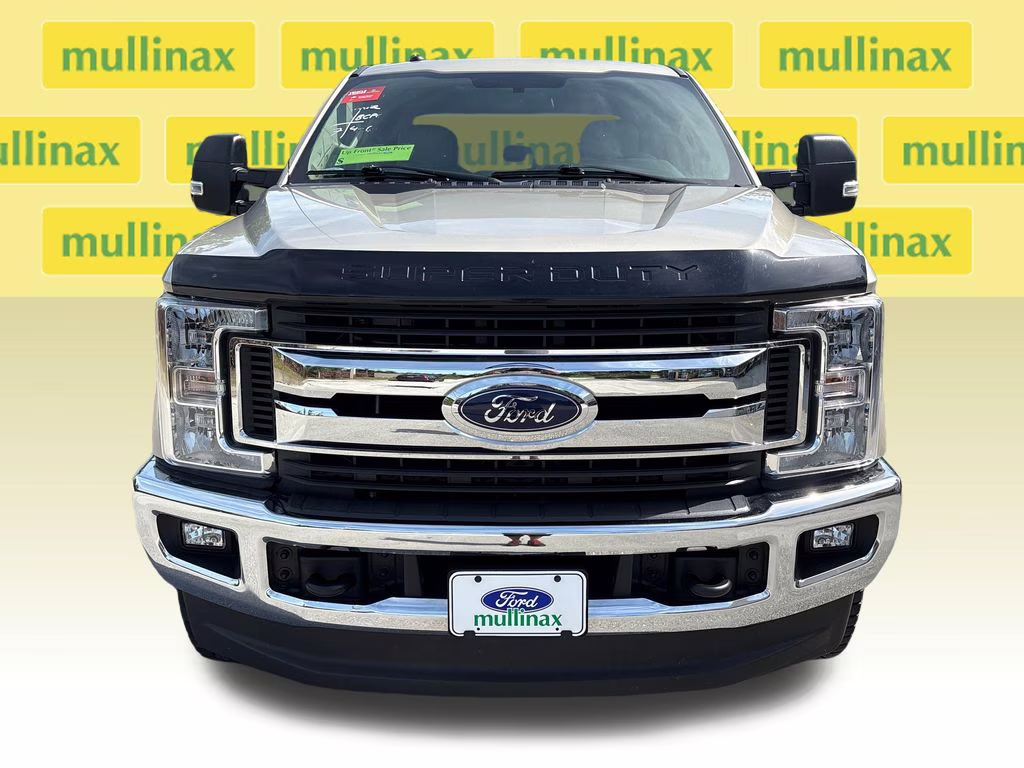2018 White Gold Metallic Ford Super Duty F-250 SRW XLT 4X4 Truck