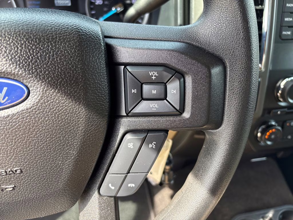 2018 White Gold Metallic Ford Super Duty F-250 SRW XLT 4X4 Truck