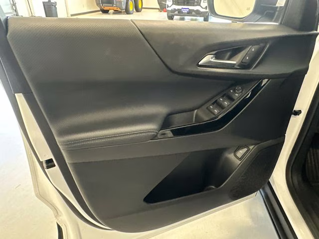 2025 Summit White Chevrolet Equinox LT FWD SUV