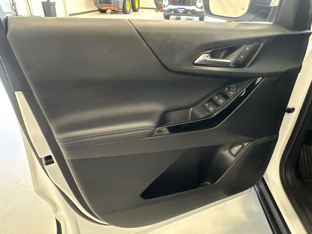 2025 Summit White Chevrolet Equinox LT FWD SUV