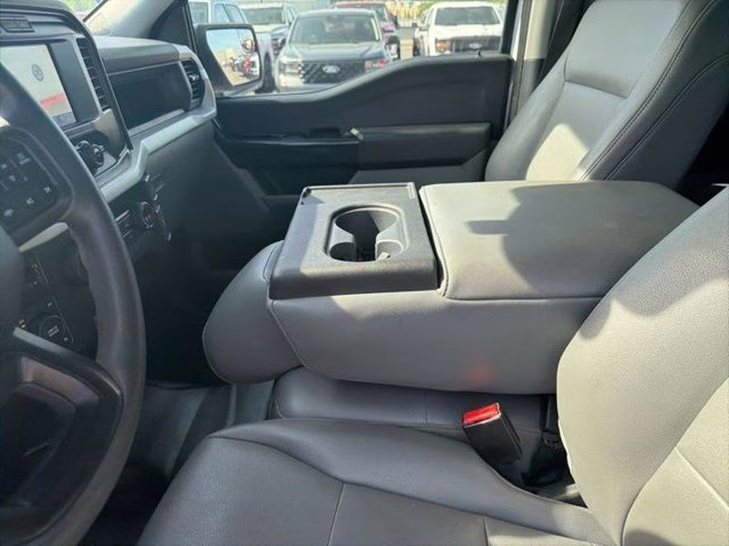 2022 Oxford White Ford F-150 XL 4X4 Truck