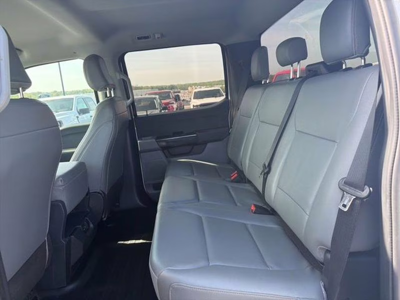 2022 Oxford White Ford F-150 XL 4X4 Truck