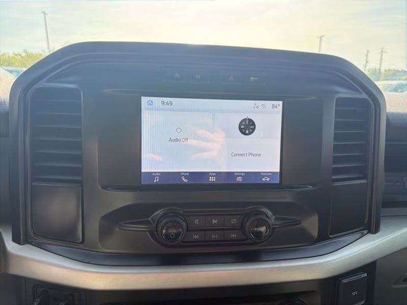 2022 Oxford White Ford F-150 XL 4X4 Truck