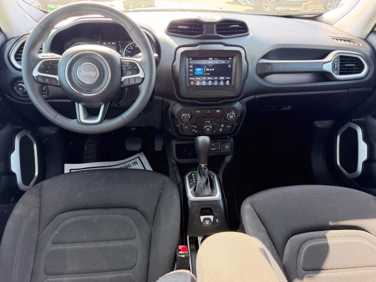 2020 Alpine White Clearcoat Jeep Renegade Latitude FWD SUV