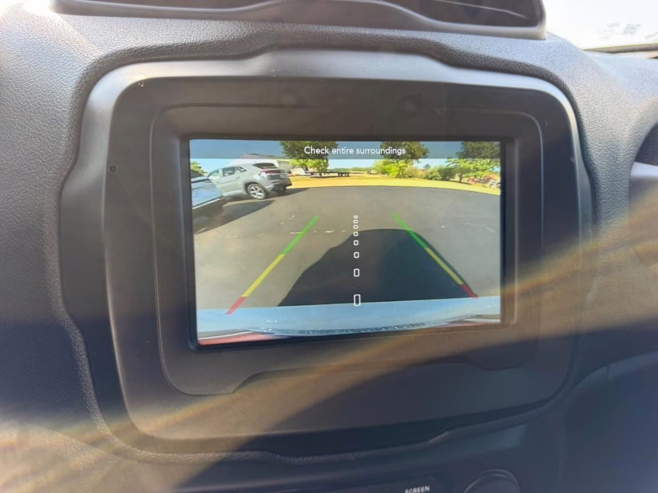 2020 Alpine White Clearcoat Jeep Renegade Latitude FWD SUV