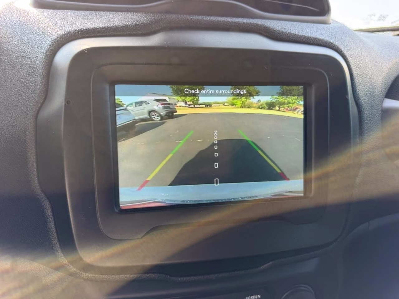 2020 Alpine White Clearcoat Jeep Renegade Latitude FWD SUV
