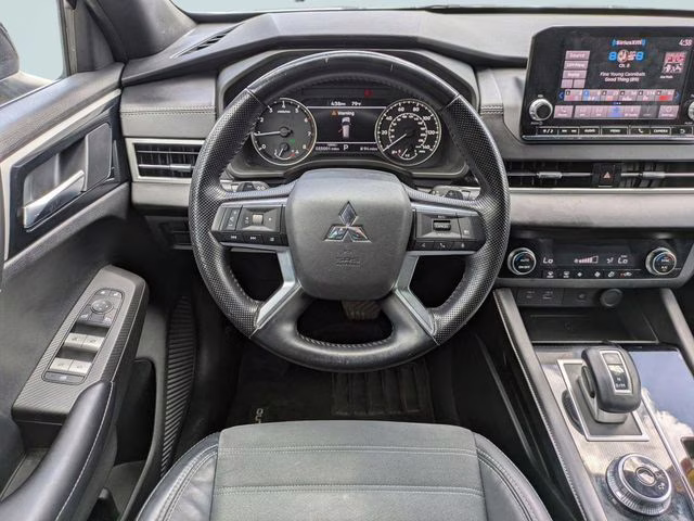 2022 Mercury Gray Metallic Mitsubishi Outlander Black Edition FWD SUV