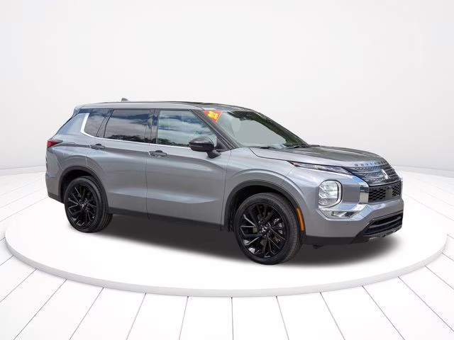 2022 Mercury Gray Metallic Mitsubishi Outlander Black Edition FWD SUV