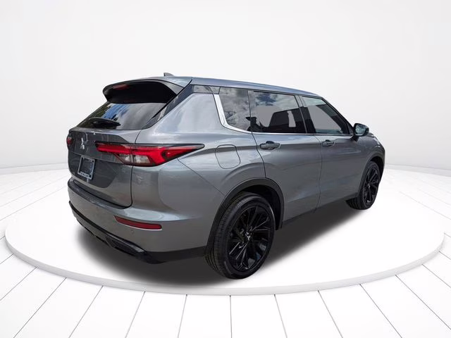 2022 Mercury Gray Metallic Mitsubishi Outlander Black Edition FWD SUV