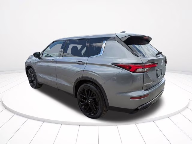 2022 Mercury Gray Metallic Mitsubishi Outlander Black Edition FWD SUV