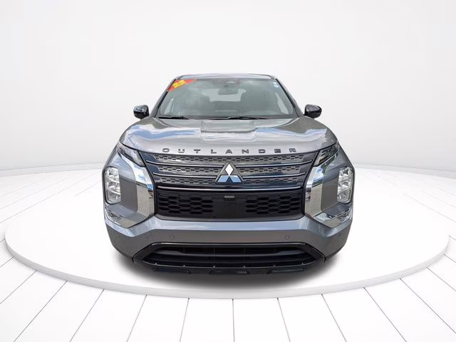 2022 Mercury Gray Metallic Mitsubishi Outlander Black Edition FWD SUV