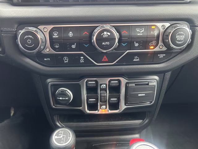 2024 Bright White Clearcoat Jeep Wrangler Sahara 4X4 SUV