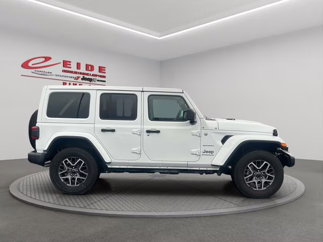 2024 Bright White Clearcoat Jeep Wrangler Sahara 4X4 SUV
